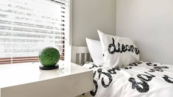4 bedrooms, WiFi, bed sheets