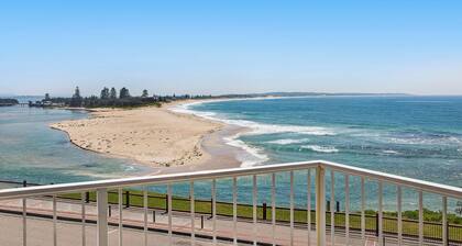 Dolphin Court 12 - Waterviews