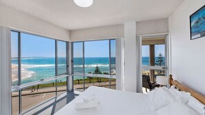 2 bedrooms, iron/ironing board, bed sheets - Dolphin Court 12 - East Coast Getaways (The Entrance)