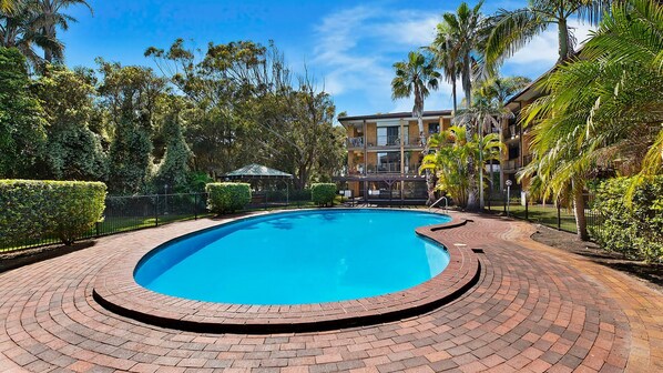 Unclassified image, 1 of 9, button