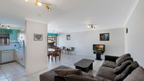 Unclassified image, 3 of 9, button