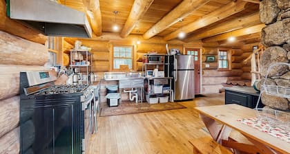 Uninen, koiraystävällinen mökki koti lähellä Cannon Mountain -hiihtokeskusta!