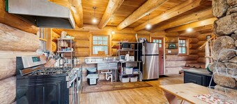 Dreamy, dog-friendly cabin home near Cannon Mountain Ski Resort