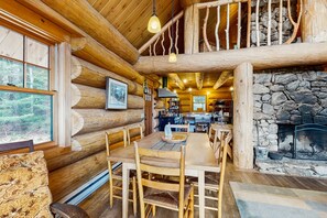 Dining - Dreamy, dog-friendly cabin home near Cannon Mountain Ski Resort (Franconia)