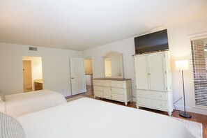 3 bedrooms, WiFi, bed sheets