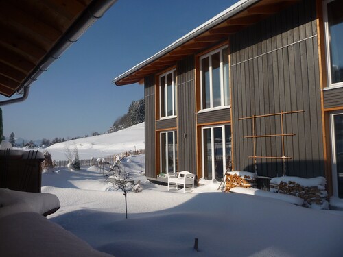 Apartment Schellenberg 20 exklusiv ausgestattet m. extra SZ, Balkon u. Terrasse