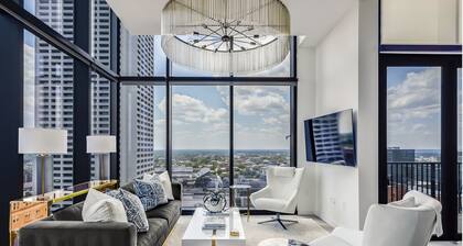 Vue Spectaculaire Penthouse by Atlanta Luxury Rentals