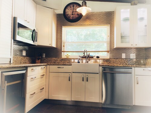 Charming Clean Home near East End Market Large fenced yard