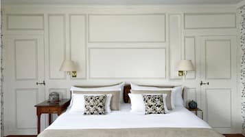 Charming White Room Boutique B&B | Italialaiset Frette-lakanat, ylelliset vuodevaatteet, untuvapeitot