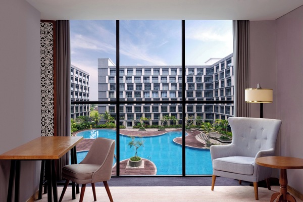 Room, 1 King Bed, Pool View | Pool | Outdoor pool