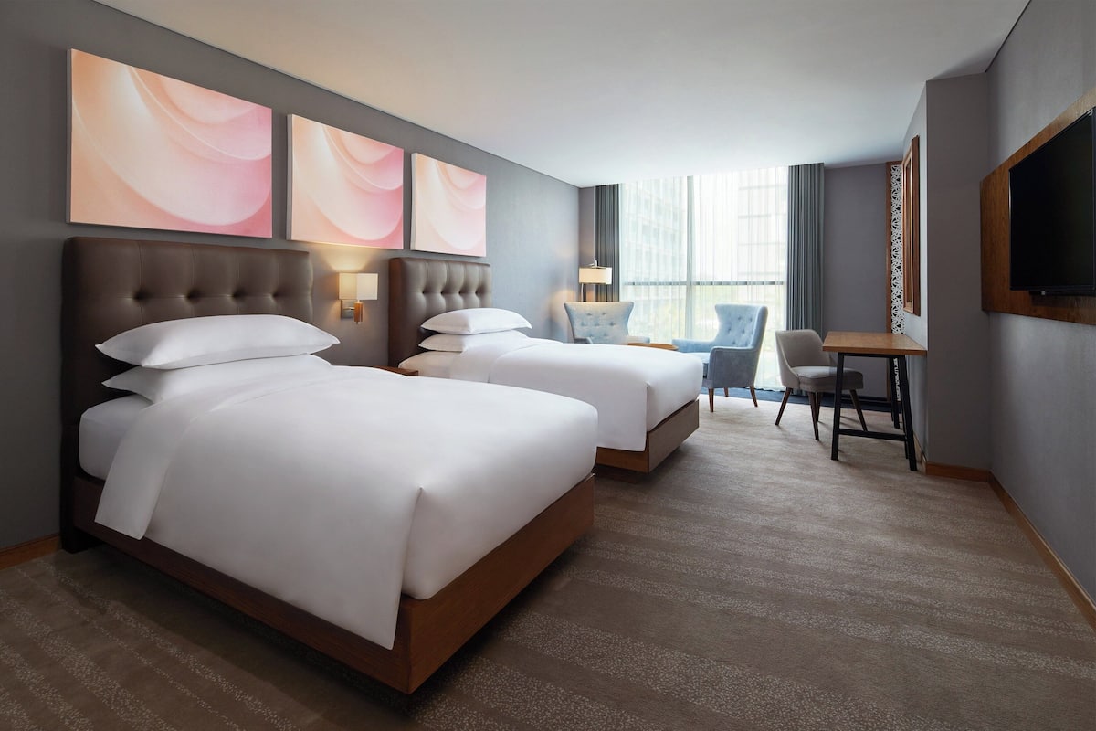 Room, 2 Twin Beds, Non Smoking, Pool View | 1 bedroom, premium bedding, minibar, in-room safe