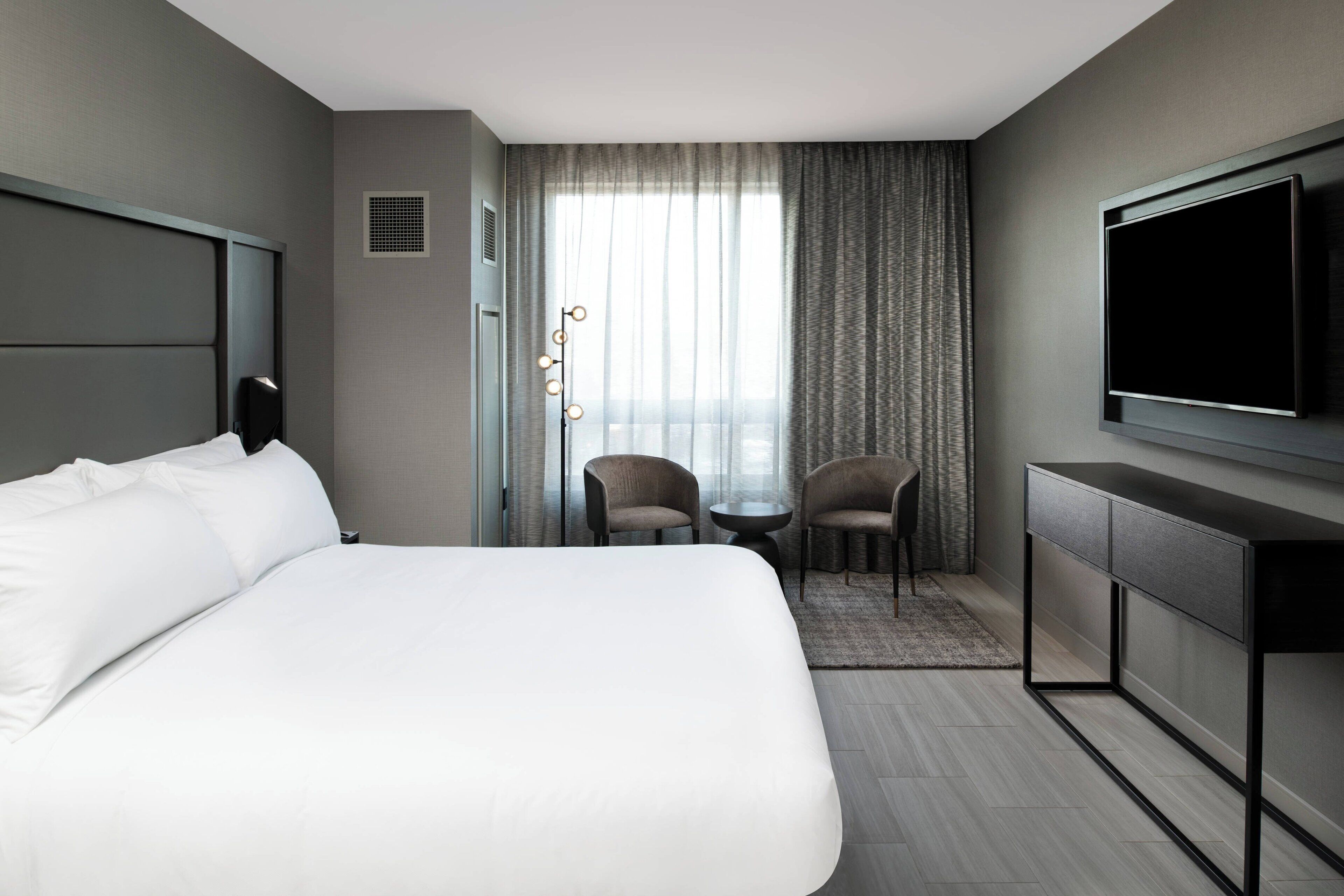 Hypo-allergenic bedding, in-room safe, desk, laptop workspace