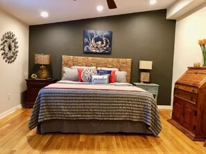 Desk, iron/ironing board, travel crib, WiFi - Luxury home, fishing resort with fire pit, coffee (Heber Springs)