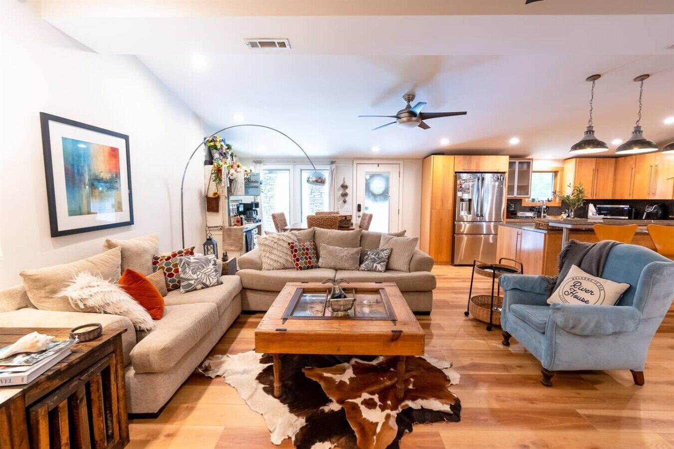 TV, peis, DVD-spiller og bordtennis