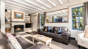 TV, fireplace, Netflix, DVD player