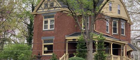 المنشأة من الخارج