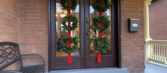 Hilltop Manor, ¡duerme como una celebridad!