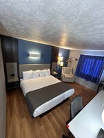 Cortinas blackout, wifi gratis y ropa de cama 