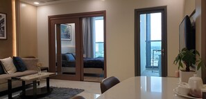 TV - Luxury Smart Apartment at Landmark 81 Tallest building in VN (Ho chi minh)