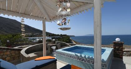 Starlight Luxury Seaside Villa & Suites