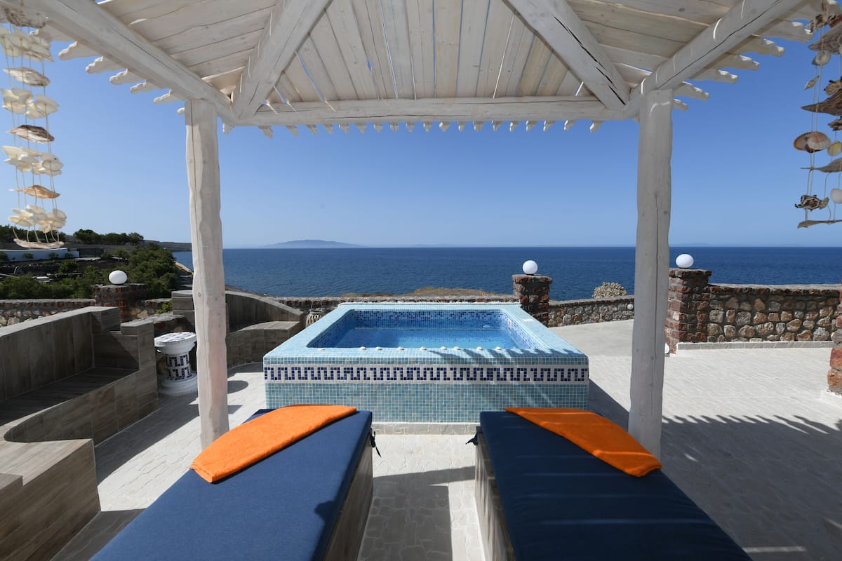 Luxury Seaside Suite with Sea View and Outdoor Jetted Tub | Utsikt fra rommet