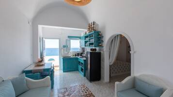 Sunrise, 1 Bedroom, Beach View | Frigobar