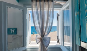 Sunrise, 1 Bedroom, Beach View | Utsikt mot havet/stranden