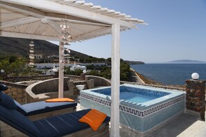 Luxury Seaside Suite | Terrace/patio