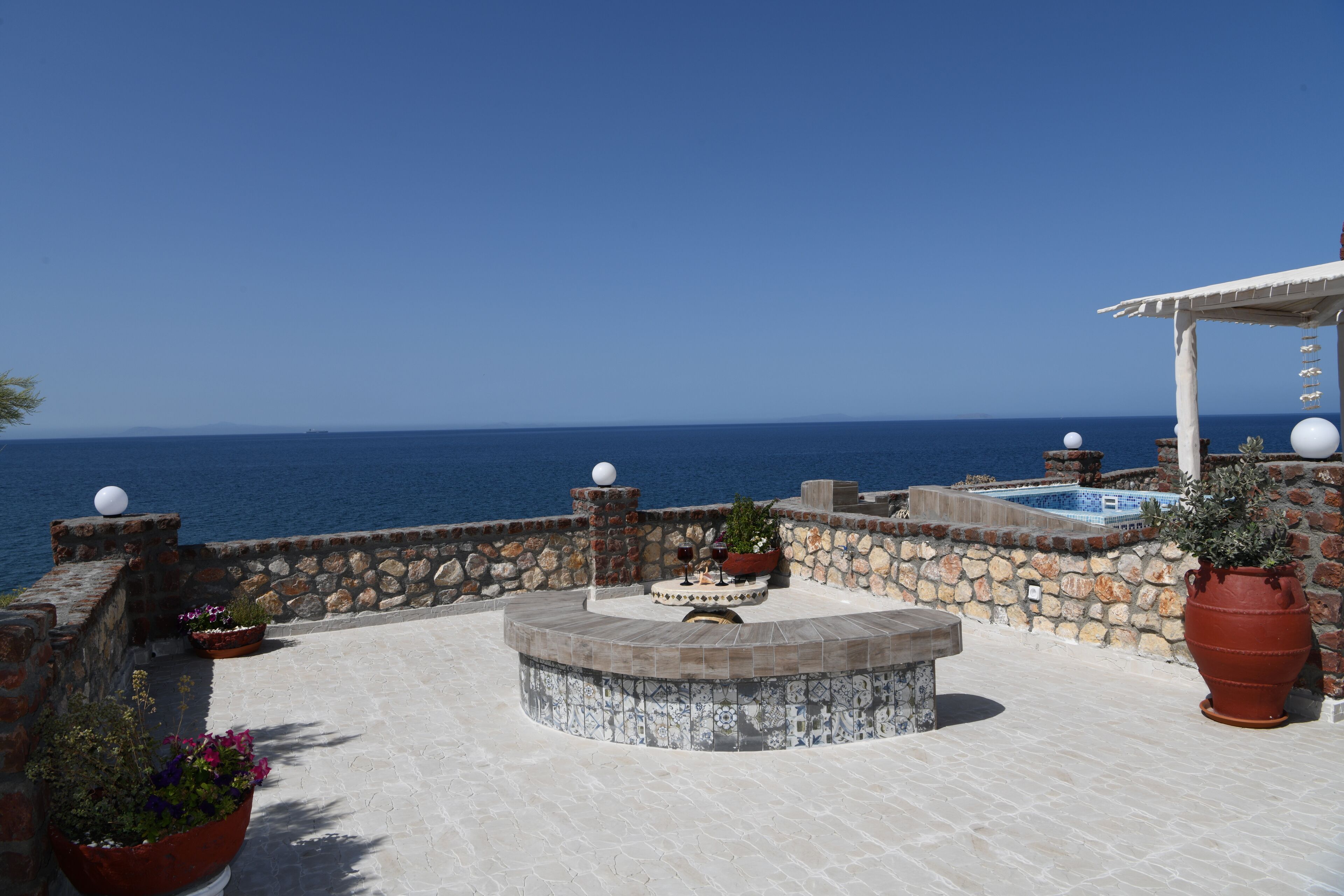 Luxury Seaside Suite | Terrace/patio