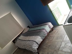 Chalet | Hypo-allergenic bedding, down duvets, in-room safe, soundproofing - La Luna Chalets (Aamchit)