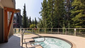 Utendørs boblebad