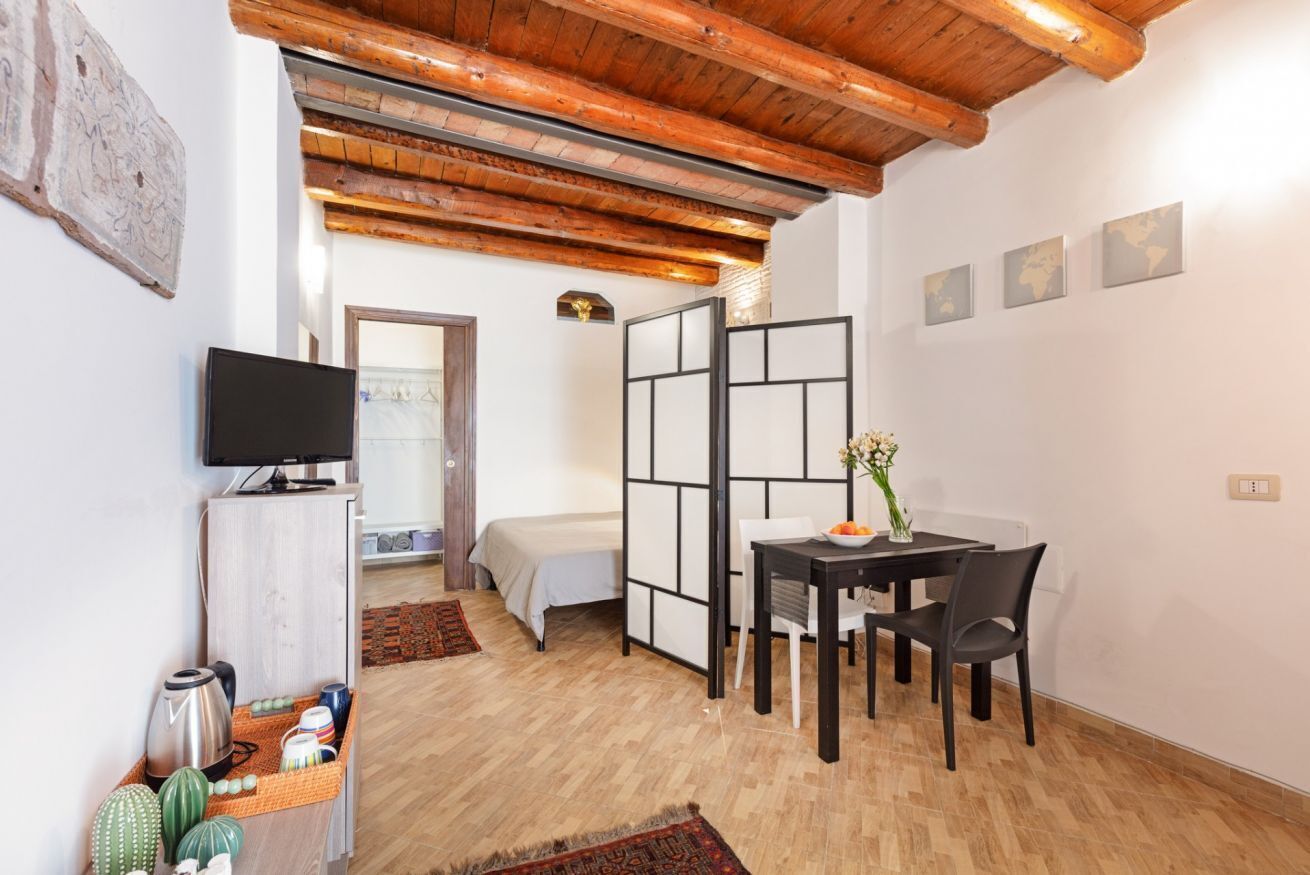 Fer et planche à repasser, Wi-Fi, literie fournie