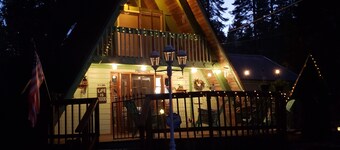 Charming Cabin - Lake Almanor Peninsula - 2 blocks from the Lake!