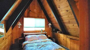 3 bedrooms, desk, WiFi, bed sheets