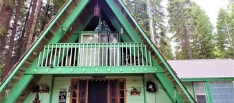 Charming Cabin - Lake Almanor Peninsula - 2 blocks from the Lake!