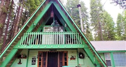 Aframe Charm auf der Lake Almanor Peninsula