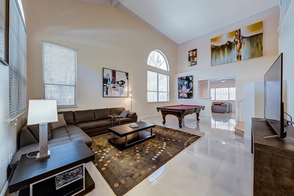 Smart TV, fireplace, DVD player, table tennis