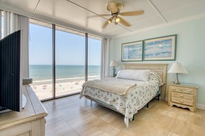 2 bedrooms, free WiFi, bed sheets - Beautiful condo overlooking Majestic Ocean !!! (Jacksonville Beach)