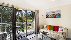 TV - Allamanda 37 - East Coast Getaways (Long Jetty)