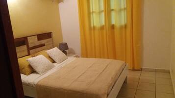 2 bedrooms, iron/ironing board, WiFi, bed sheets