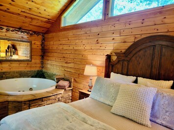 Bedroom/Jacuzzi