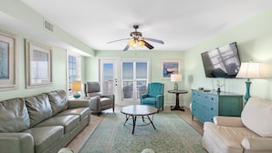 Unclassified image, 5 of 48, button - 🥳 Early Bird Sale! 🥰 Beach Axis, East. 5BR Beachfront Beauty. Pool. Perfect location. (Gulf Shores)