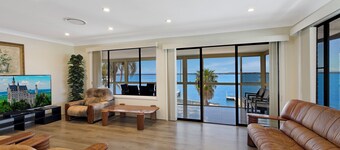 Toukley Waterfront House