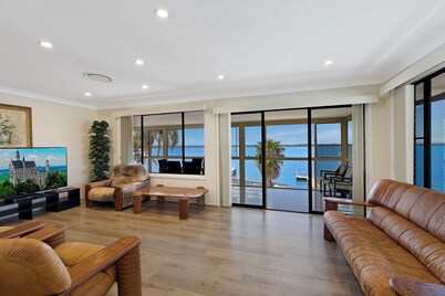 Toukley Waterfront House