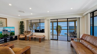 Toukley Waterfront House