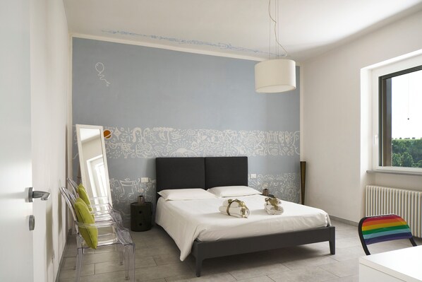 1 bedroom, desk, iron/ironing board, travel cot