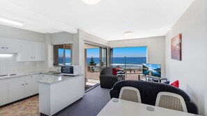 Interior - Dolphin Court 6 - East Coast Getaways (The Entrance)