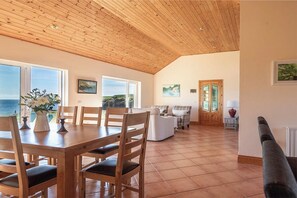 Dining - Clifftop House 4 bedroom house VRBO (Dingle Peninsula)