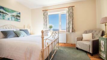 4 slaapkamers, een strijkplank/strijkijzer, wifi, beddengoed