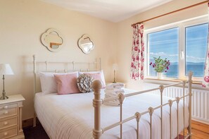 4 chambres, fer et planche à repasser, Wi-Fi, draps fournis